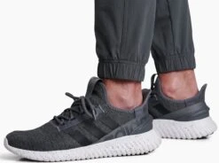 Suppressor™ Jogger -Sports Clothing Shop 5391 suppressor jogger carbon detail 5 pdp photo