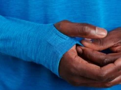 KÜHL Engineered™ -Sports Clothing Shop 7362 aktiv engineered ls carribbean blue detail 3 pdp photo