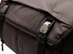 Eskape™ 14 Kanvas Messenger -Sports Clothing Shop 736 eskape 14 kanvas messenger ink black detail 5 pdp photo